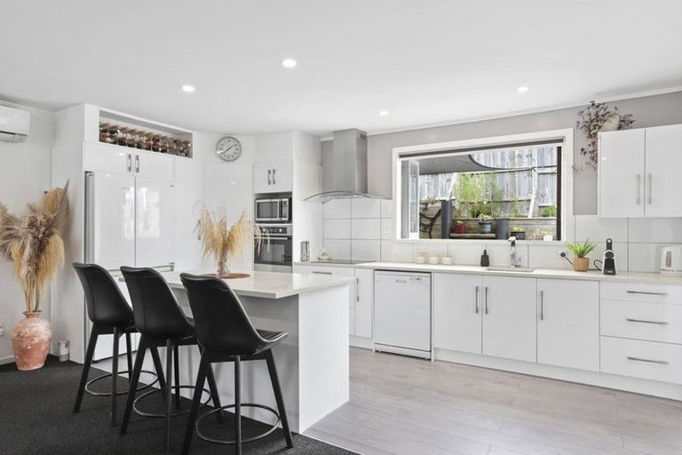 Photo of property in 7 Norman Road, Titirangi, Auckland, 0604