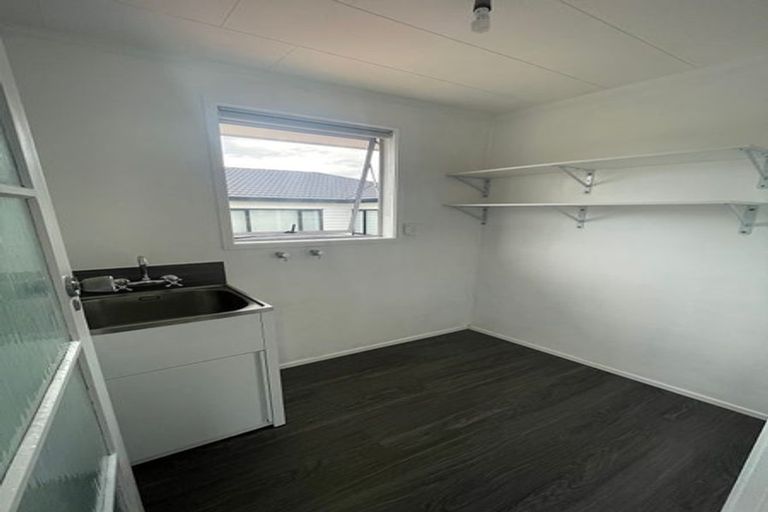 Photo of property in 34 Casuarina Road, Half Moon Bay, Auckland, 2012