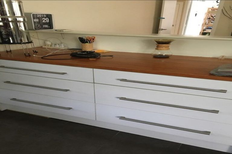 Photo of property in 8 Thuja Street, Green Bay, Auckland, 0604