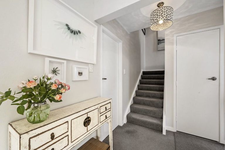 Photo of property in 9/354 Muritai Road, Eastbourne, Lower Hutt, 5013