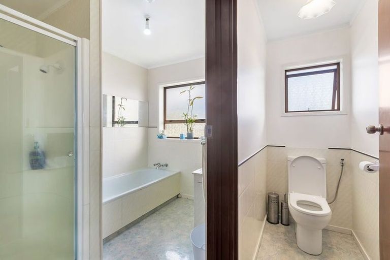 Photo of property in 1/3 Karaka Street, New Lynn, Auckland, 0600