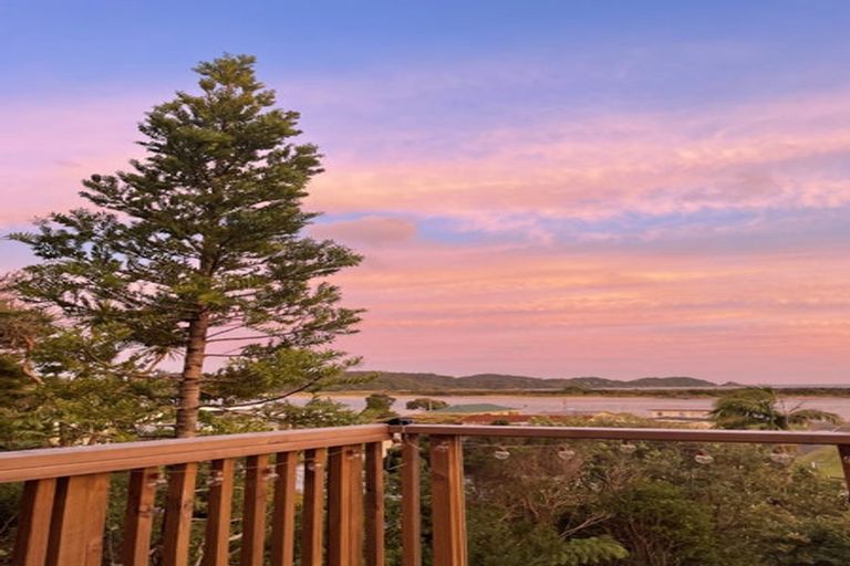 Photo of property in 2 Pine Road, Ngunguru, Whangarei, 0173