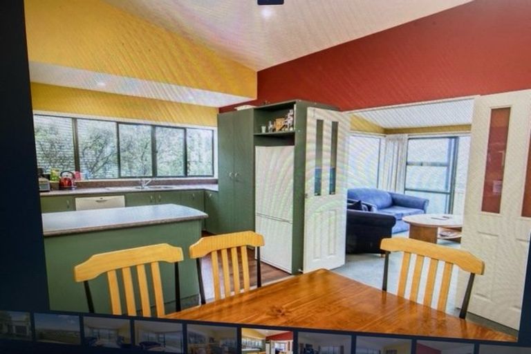 Photo of property in 16 Atamira Close, Churton Park, Wellington, 6037