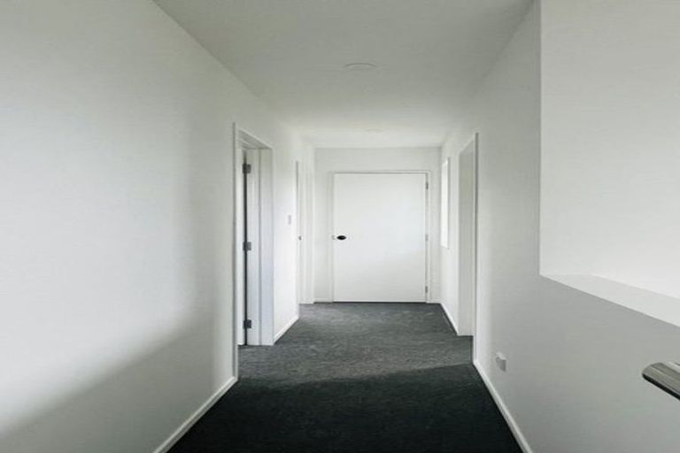 Photo of property in 4a Lowell Place, Massey, Auckland, 0614