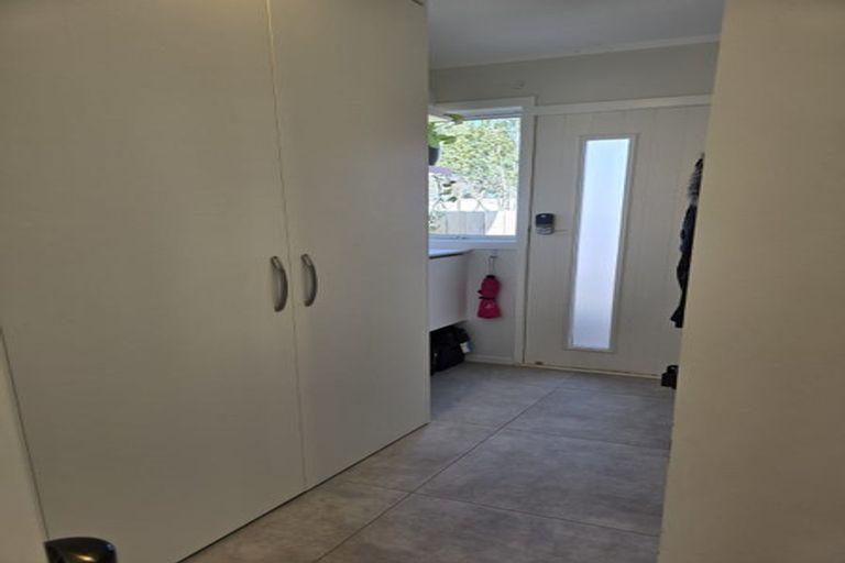 Photo of property in 2/2 Keldale Place, Forrest Hill, Auckland, 0620