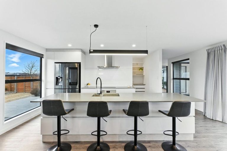 Photo of property in 33 Silver Peaks Drive, West Melton, 7618