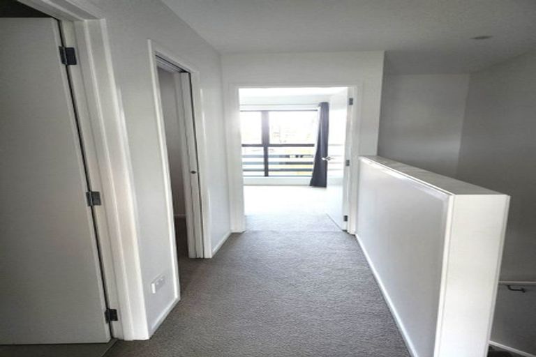 Photo of property in 40 Rauemi Way, Te Atatu South, Auckland, 0610