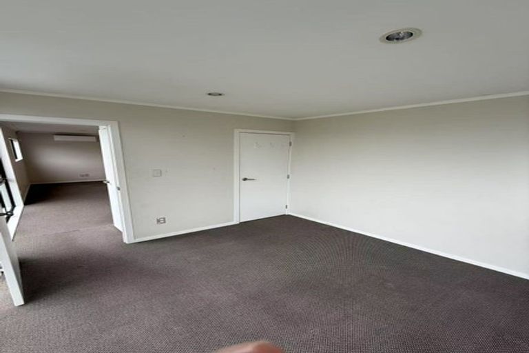 Photo of property in 2 Cranberry Place, Bucklands Beach, Auckland, 2012
