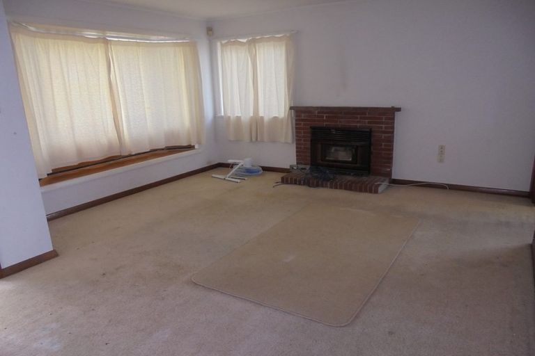 Photo of property in 35 Raleigh Road, Northcote, Auckland, 0627