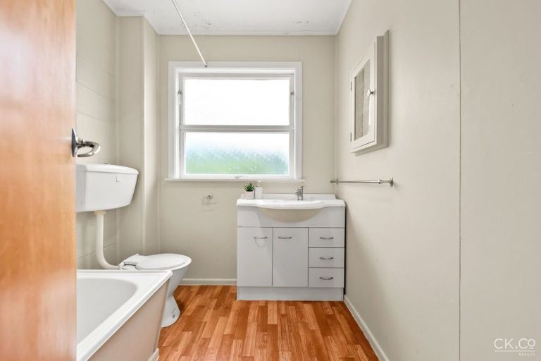 Photo of property in Oberon Flats, 48a Merton Street, Trentham, Upper Hutt, 5018