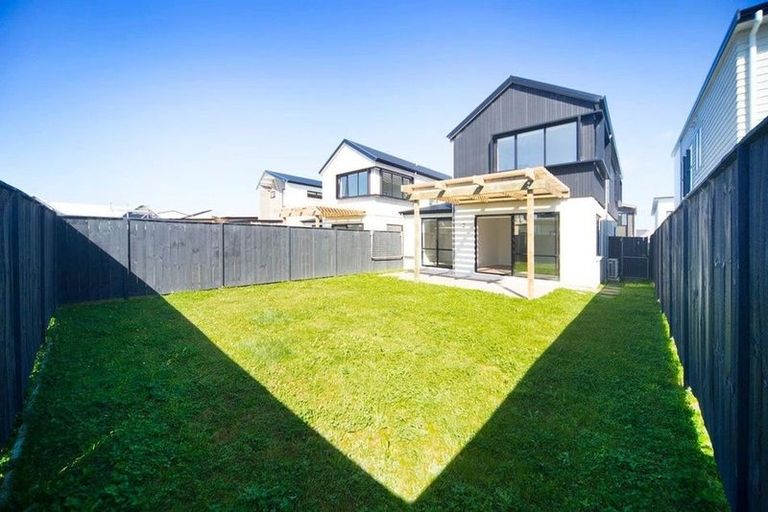 Photo of property in 15 Grey Warbler Road, Hobsonville, Auckland, 0616
