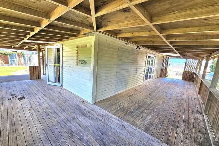 Photo of property in 8 Hutchins Street, Waitara, 4320