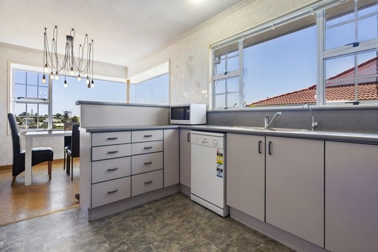 Photo of property in 216 Frankley Road, Frankleigh Park, New Plymouth, 4310