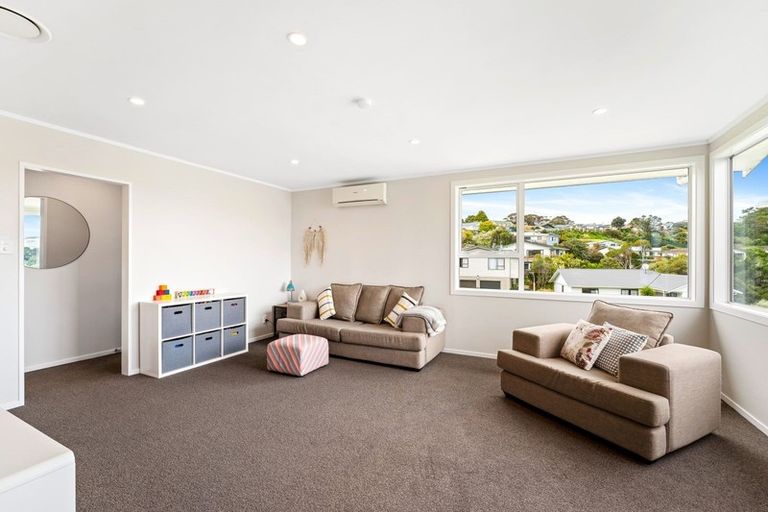 Photo of property in 6 Gaff Place, Whitby, Porirua, 5024