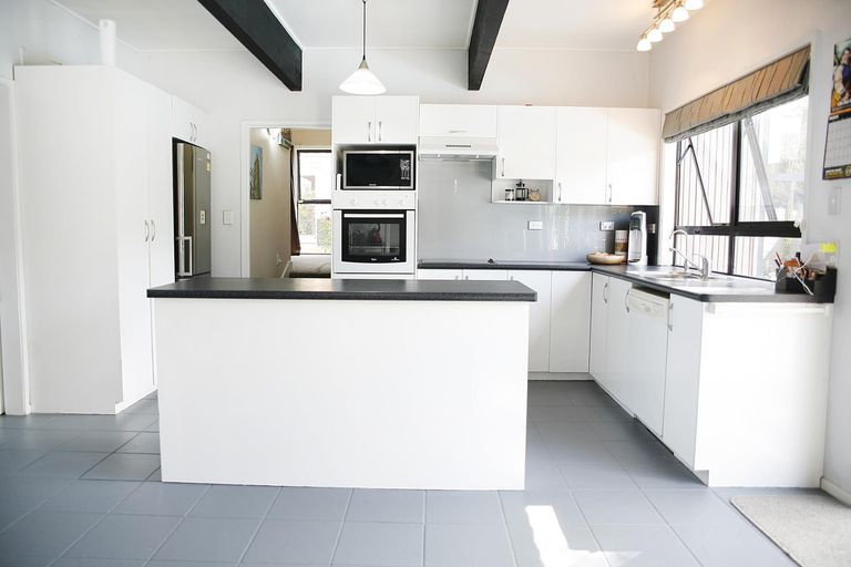 Photo of property in 8 Kavanagh Place, Opaheke, Papakura, 2113