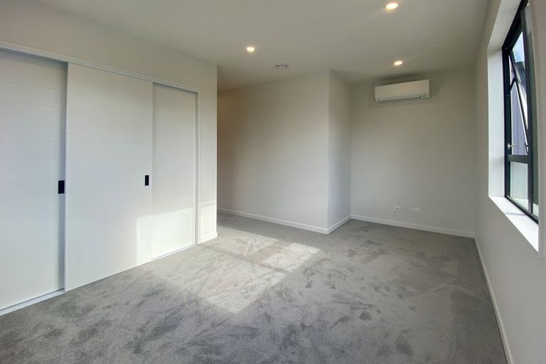 Photo of property in 23 Puihi Crescent, Massey, 0614