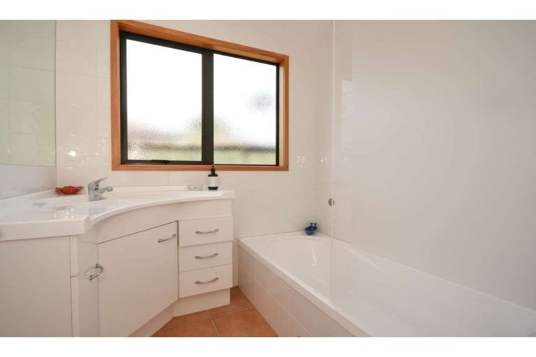 Photo of property in 27a Oakridge Drive, Kerikeri, 0230