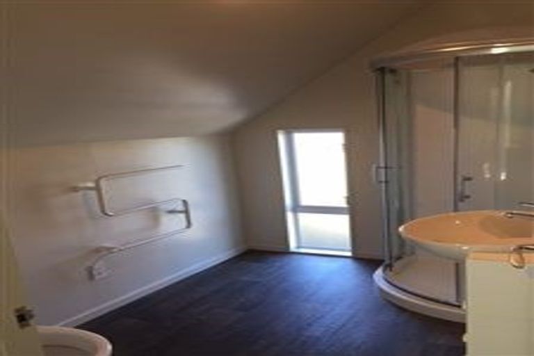 Photo of property in 2/102 Wainui Street, Riccarton, Christchurch, 8041