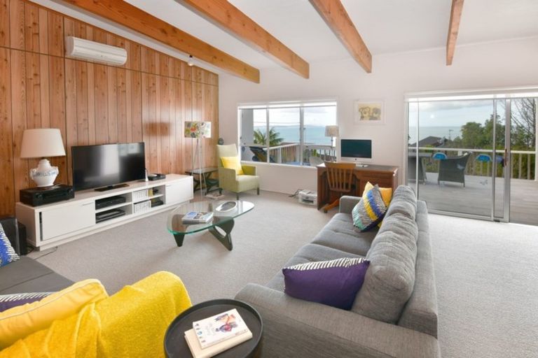 Photo of property in 98 Vipond Road, Stanmore Bay, Whangaparaoa, 0932