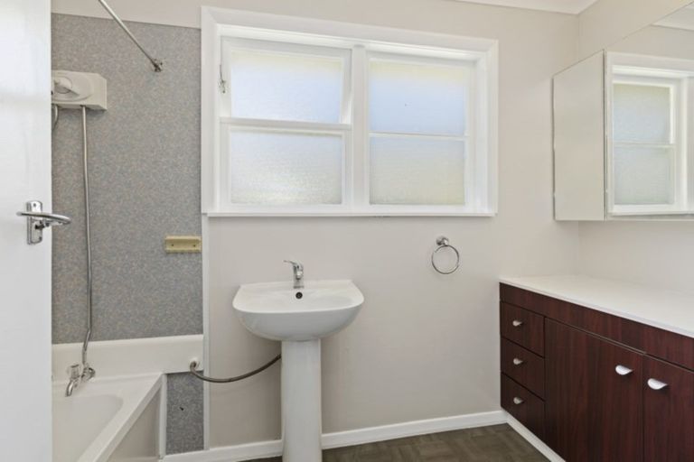 Photo of property in 43 Hay Street, Naenae, Lower Hutt, 5011