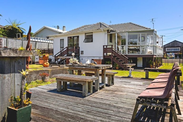 Photo of property in 9 Roy Terrace, Moturoa, New Plymouth, 4310