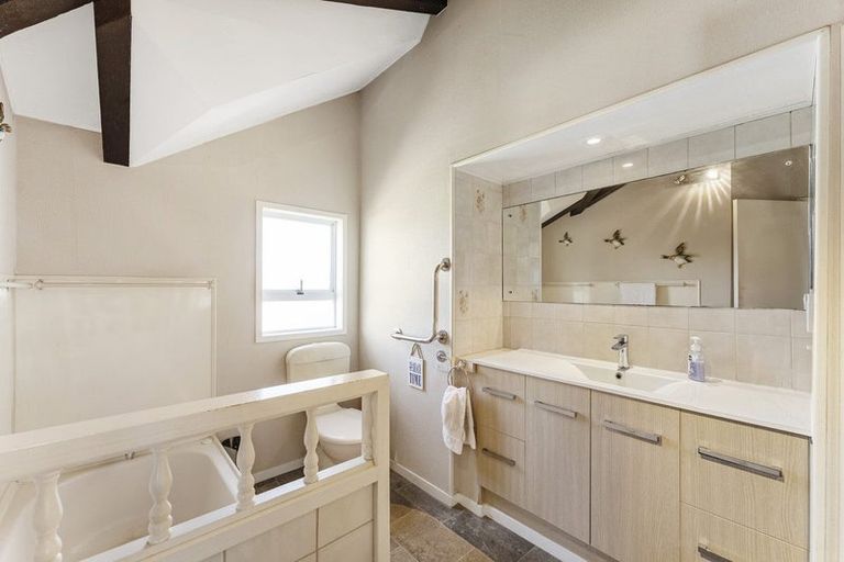 Photo of property in 70 Karewa Parade, Papamoa Beach, Papamoa, 3118