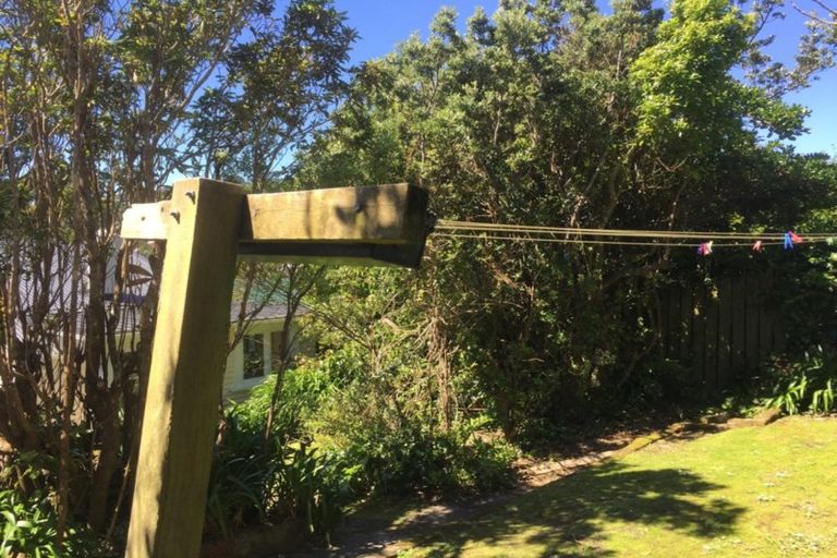 Photo of property in 11 Norfolk Street, Northland, Wellington, 6012