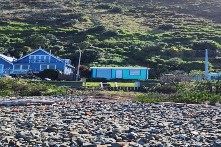 Photo of property in 130 Owhiro Bay Parade, Owhiro Bay, Wellington, 6023