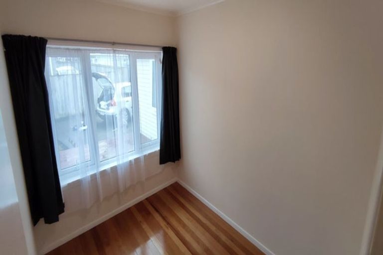 Photo of property in 9a Pukeroa Place, Papakura, 2110