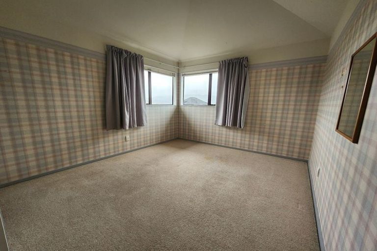 Photo of property in 33 Halladale Road, Papakowhai, Porirua, 5024