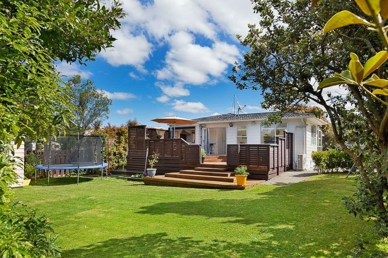 Photo of property in 5 Clensmore Place, Torbay, Auckland, 0630