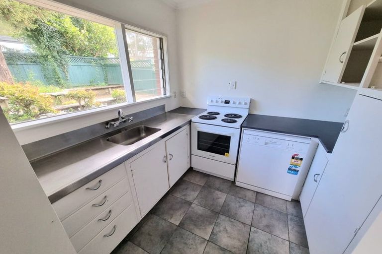 Photo of property in 1/6 Keldale Place, Forrest Hill, Auckland, 0620