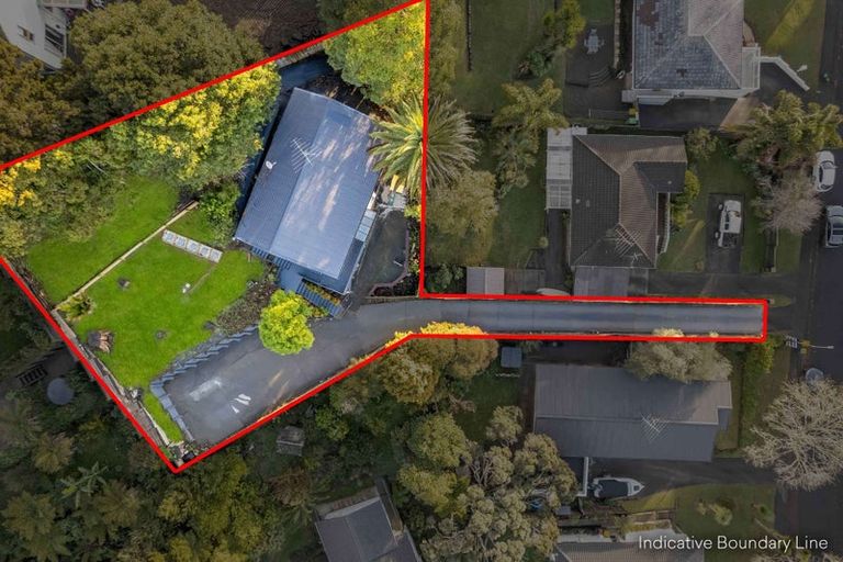Photo of property in 11 Beaudine Avenue, Glenfield, Auckland, 0629