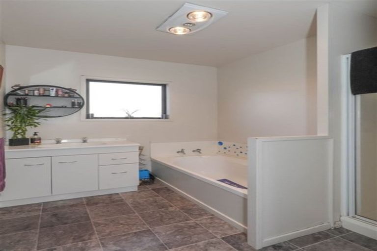 Photo of property in 85a Kimihia Road, Huntly, 3700