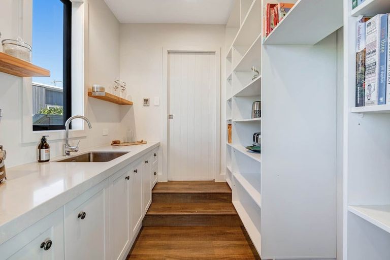 Photo of property in 9 Koru Place, Snells Beach, 0920