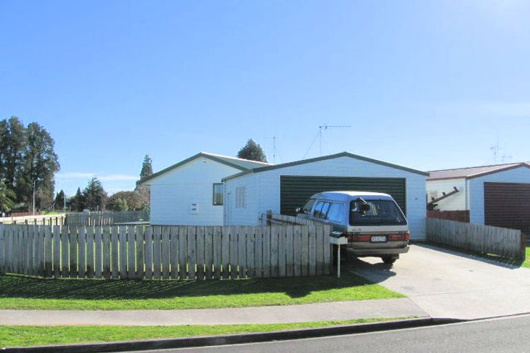 Photo of property in 1 Penney Green, Nawton, Hamilton, 3200