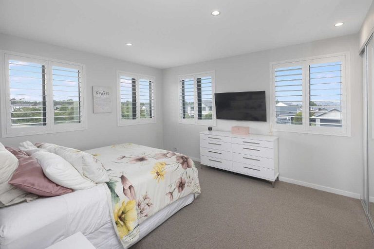 Photo of property in 59 Waterstock Way, Parklands, Christchurch, 8083