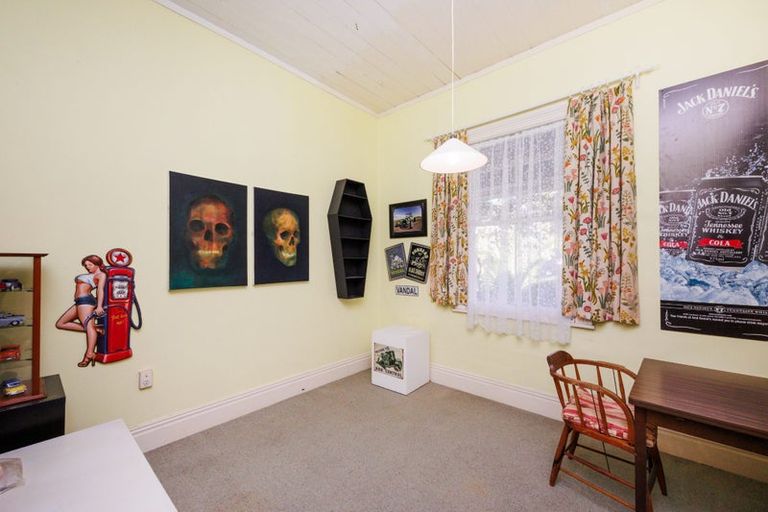 Photo of property in 357 Featherston Street, Palmerston North, 4414