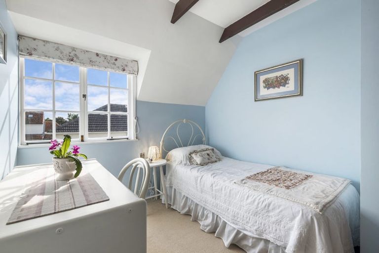 Photo of property in 2/6 Elderwood Lane, Belmont, Auckland, 0622