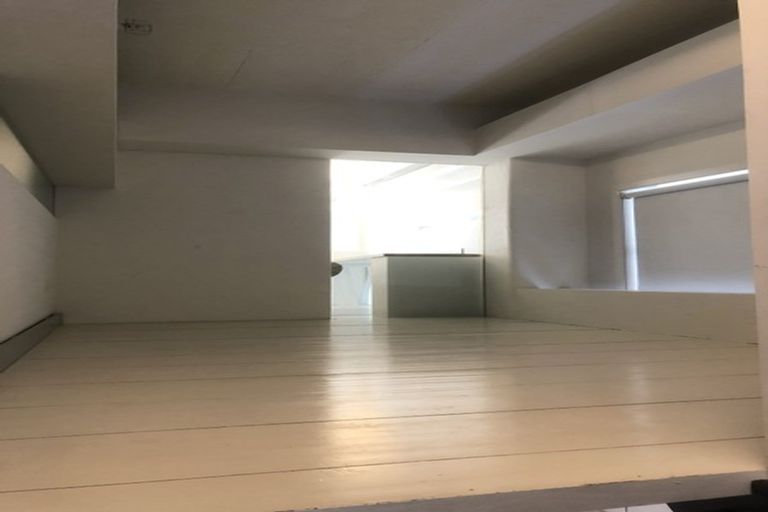 Photo of property in Stadium Garden Flats, 110/107 Thorndon Quay, Pipitea, Wellington, 6011