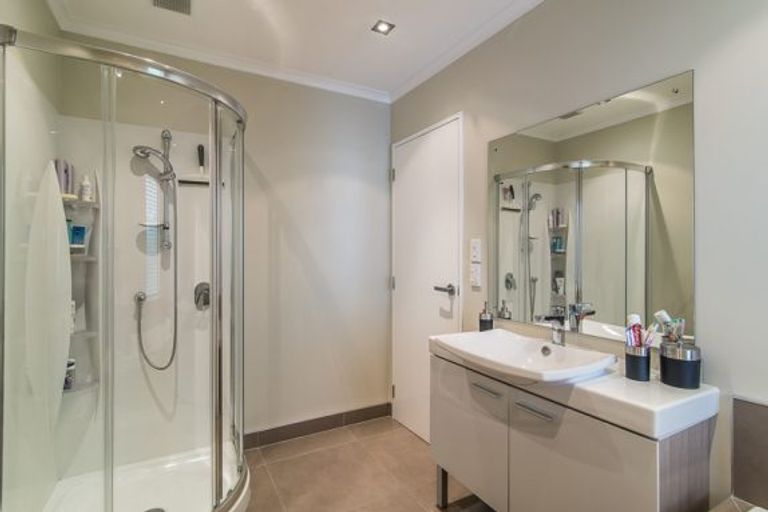 Photo of property in 5 Ross Grove, Paraparaumu, 5032