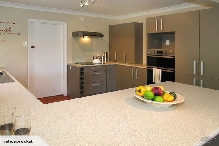 Photo of property in 4 South Street, Tawa, Wellington, 5028