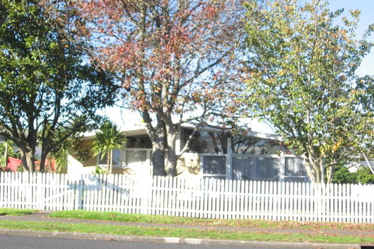 Photo of property in 20 Swallow Drive, Manurewa, Auckland, 2102