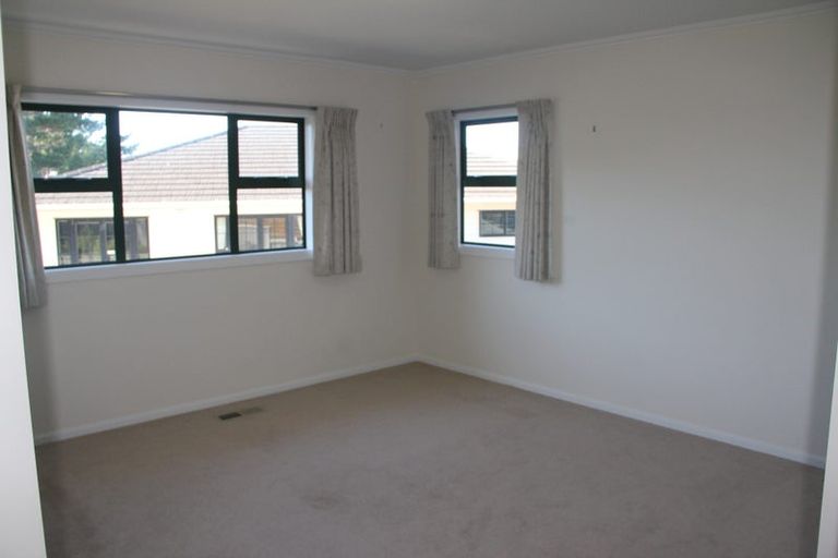 Photo of property in 46 Arahiwi Grove, Tirohanga, Lower Hutt, 5010