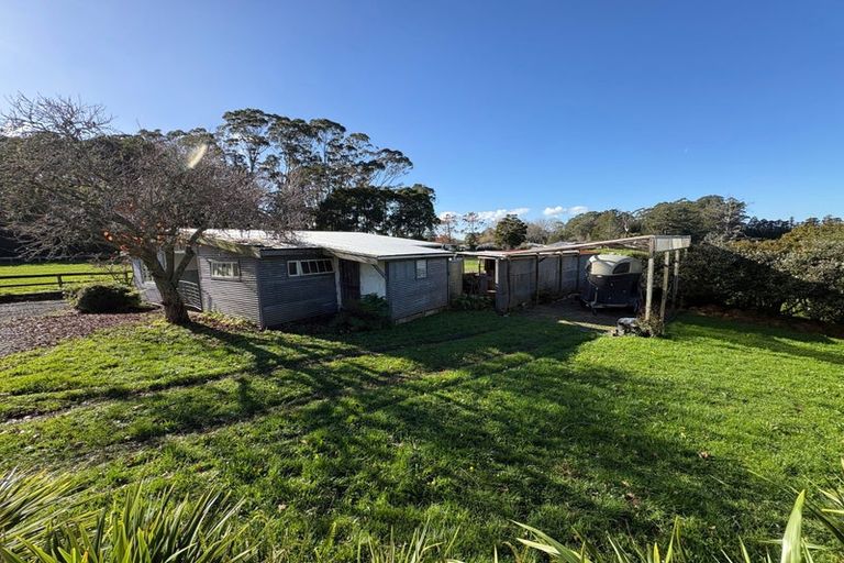 Photo of property in 240 Riverhead Road, Kumeu, 0892
