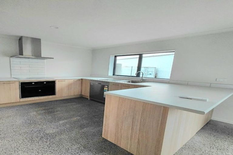 Photo of property in 383b West Coast Road, Glen Eden, Auckland, 0602