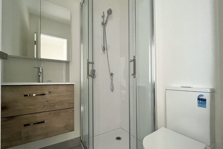 Photo of property in 6/476 West Coast Road, Glen Eden, Auckland, 0602