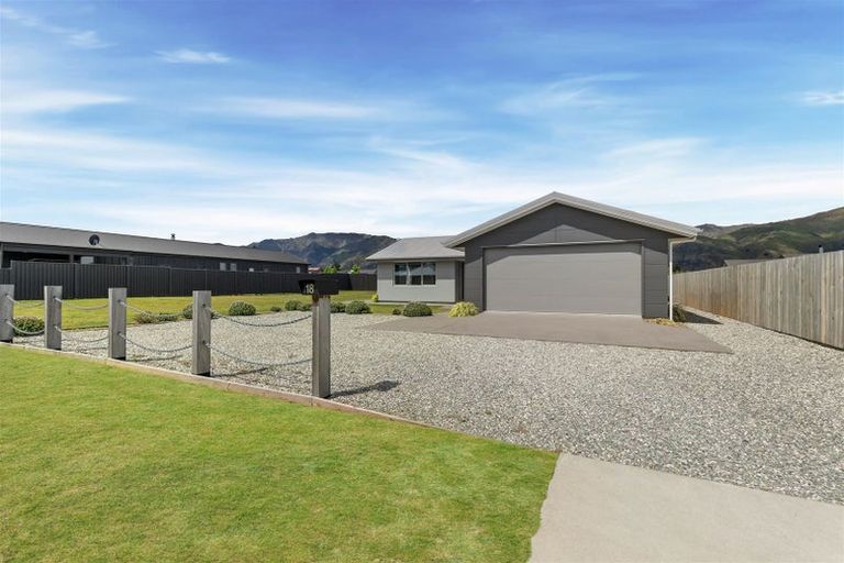Photo of property in 18 Sentinel Drive, Lake Hawea, Wanaka, 9382