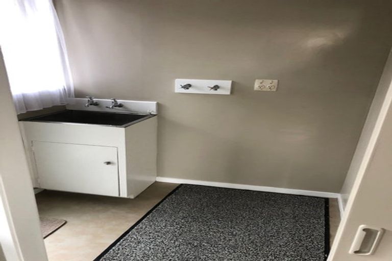 Photo of property in 1/10 Holt Avenue, Torbay, Auckland, 0630