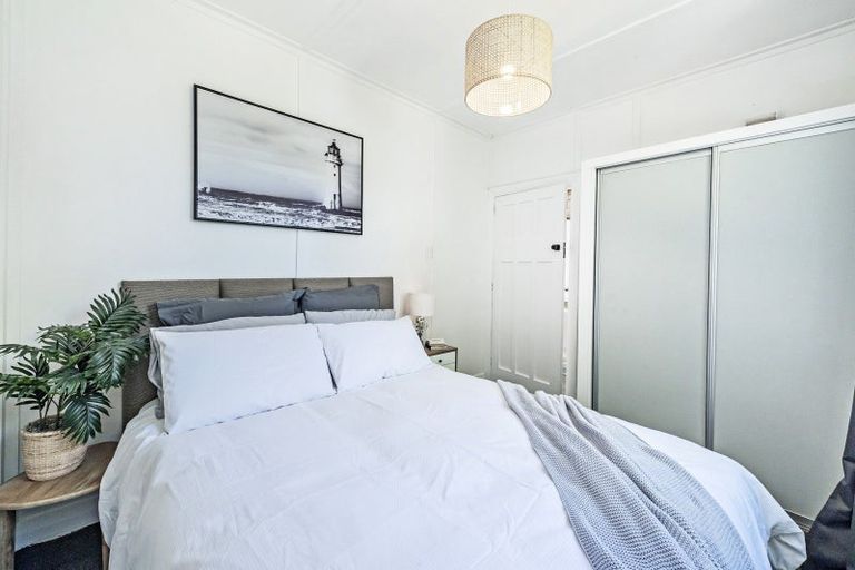 Photo of property in 16 Broadway Avenue, Waikuku Beach, 7473